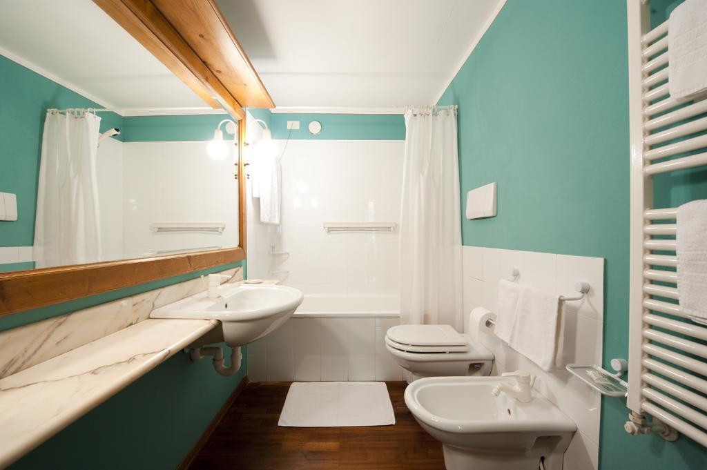 Holidays Dolomiti Apartment Resort Carisolo Dış mekan fotoğraf