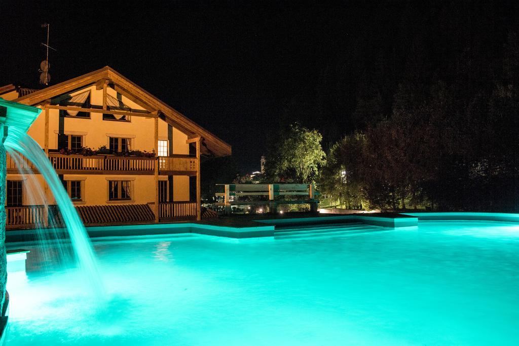 Holidays Dolomiti Apartment Resort Carisolo Dış mekan fotoğraf