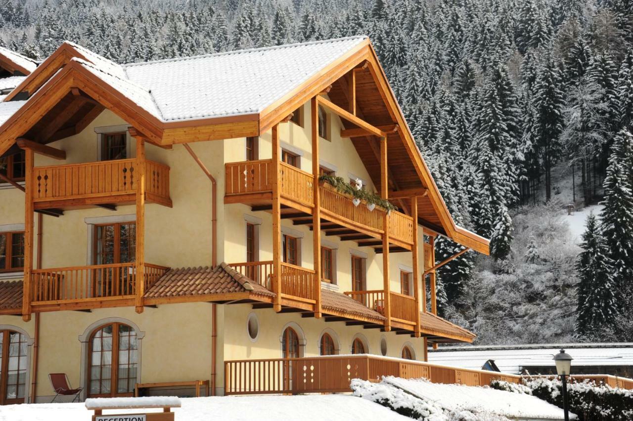 Holidays Dolomiti Apartment Resort Carisolo Dış mekan fotoğraf